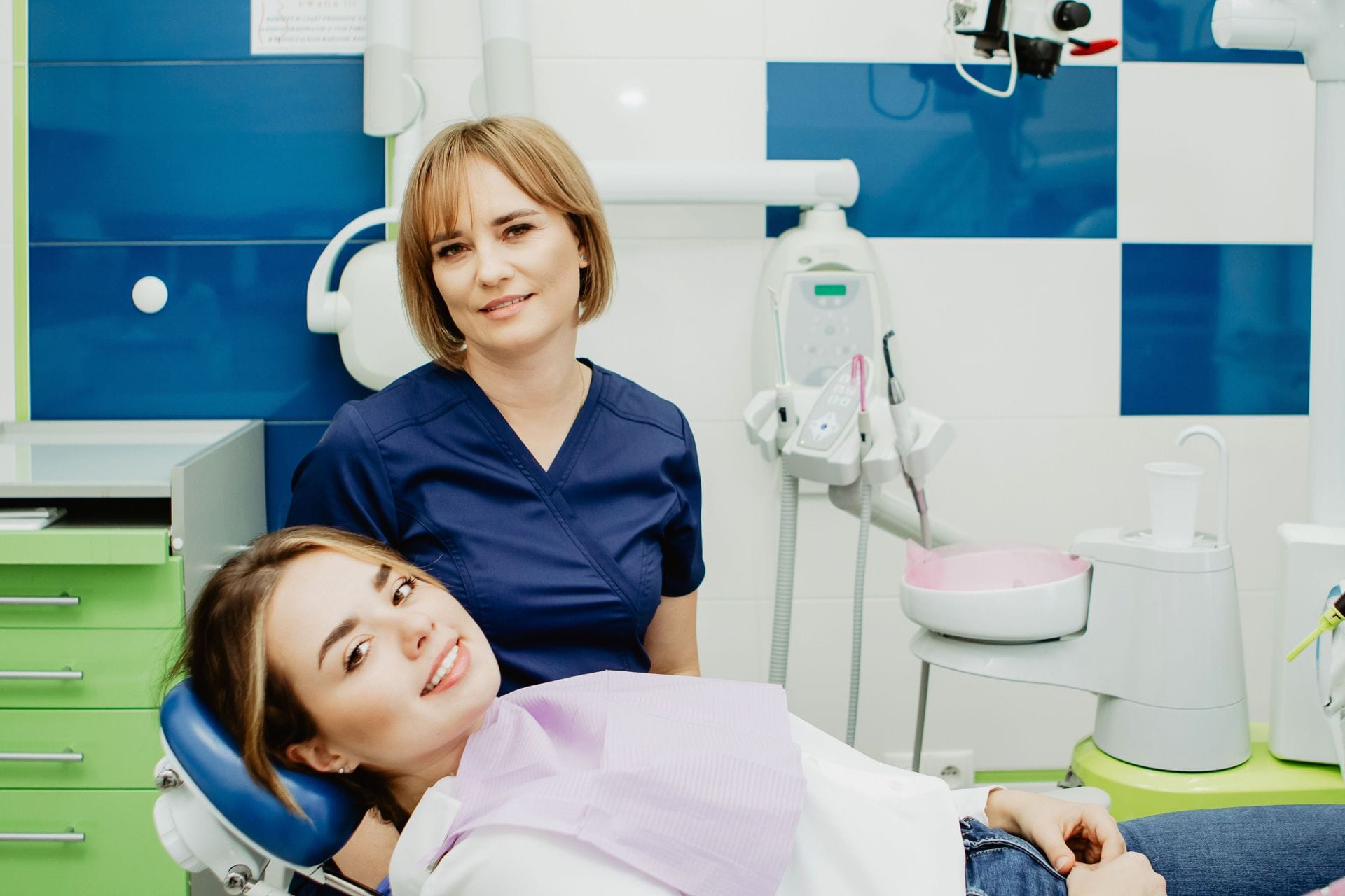 Jak szybko można odzyskać pełny uśmiech? Medicum Dent wyjaśnia, jak wygląda leczenie implantologiczne