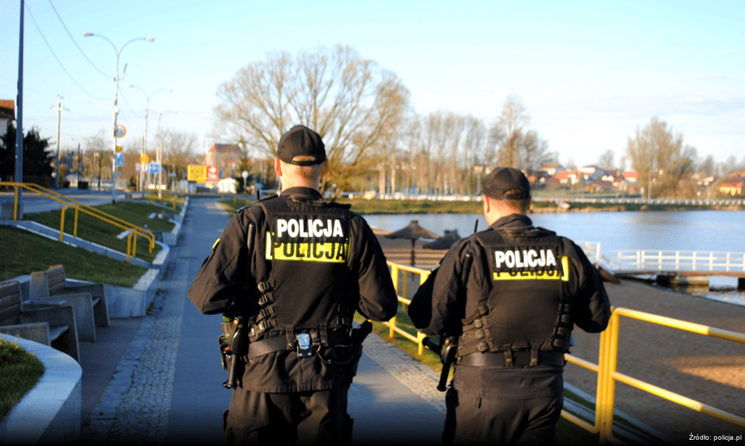 Groźne zderzenie quada z samochodem osobowym w Zawitałej