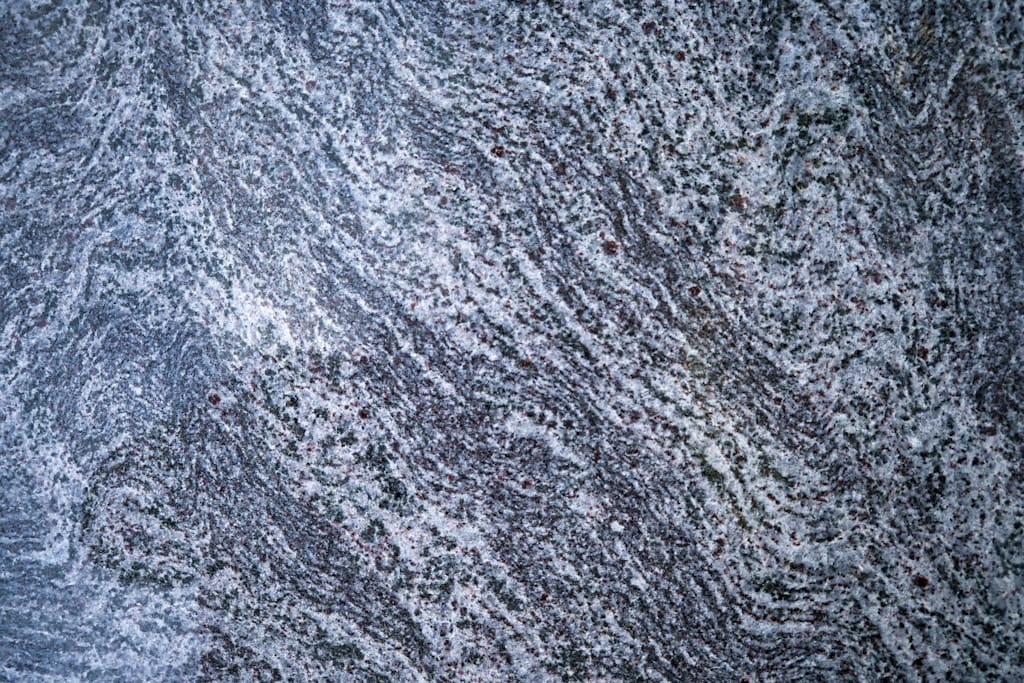 biało-szary granit